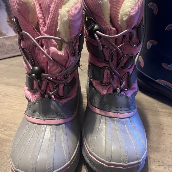 TOTES Girls Youth Snow Boot, Sizes 12 - Picture 1 of 5